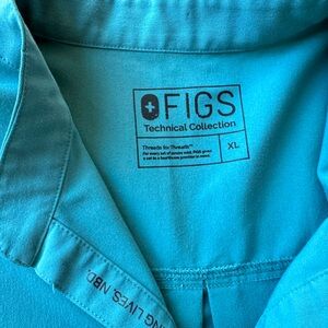 Figs Rafaela scrub top teal color good used condition